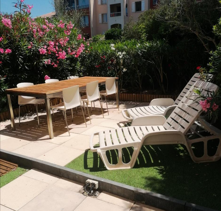 Appartement Zen A Frejus Avec Jardin, Piscine, Tennis, Proche Mer Exteriör bild