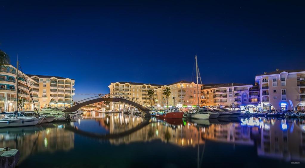 Appartement Zen A Frejus Avec Jardin, Piscine, Tennis, Proche Mer Exteriör bild